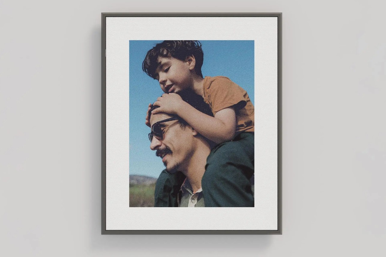 Aura Ink 13″: The Cordless E-Ink Digital Frame